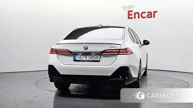 BMW 5 Series (G60) id 4248138 из Кореи 26