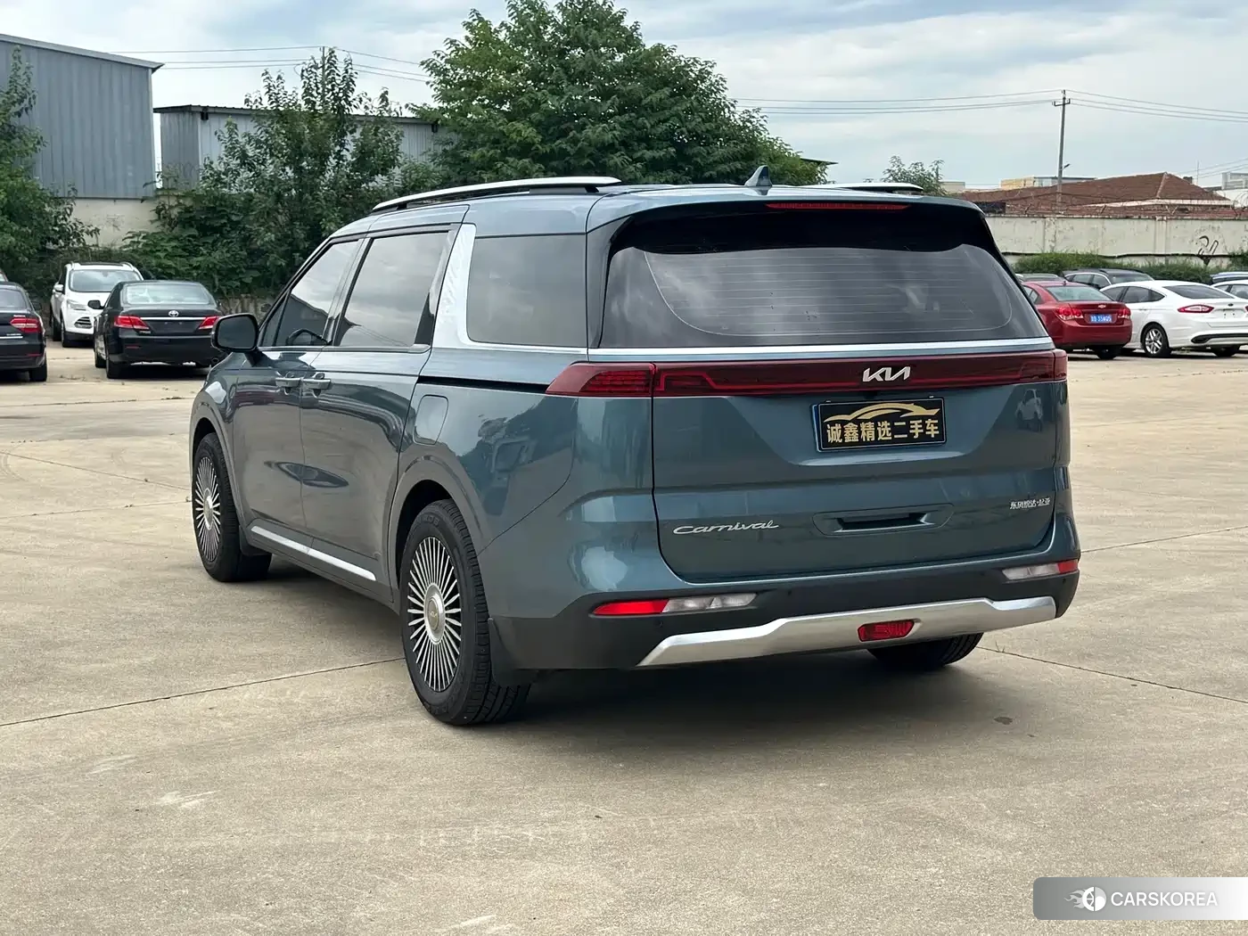 Kia Carnival id 4589317 из Китая 8