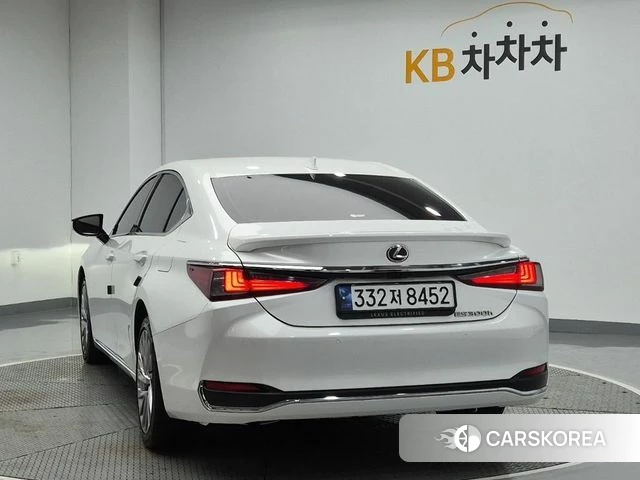 Lexus ES300h 7th generation id 4506074 из Кореи 12