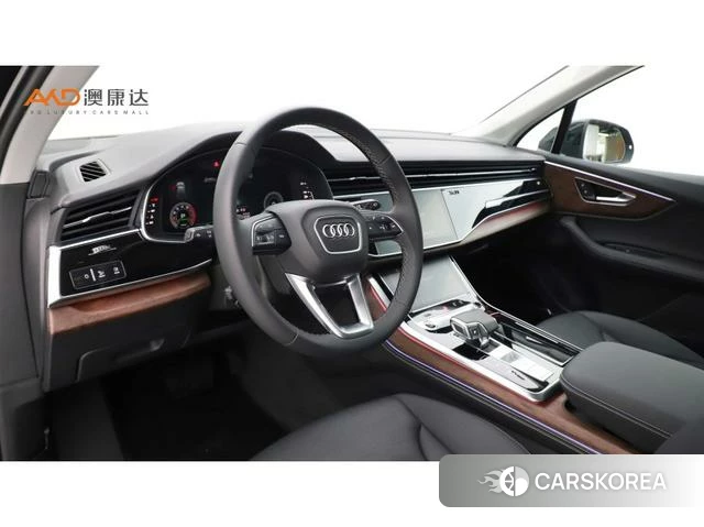 Audi Q7 2025 Черный из Китая, фото 4