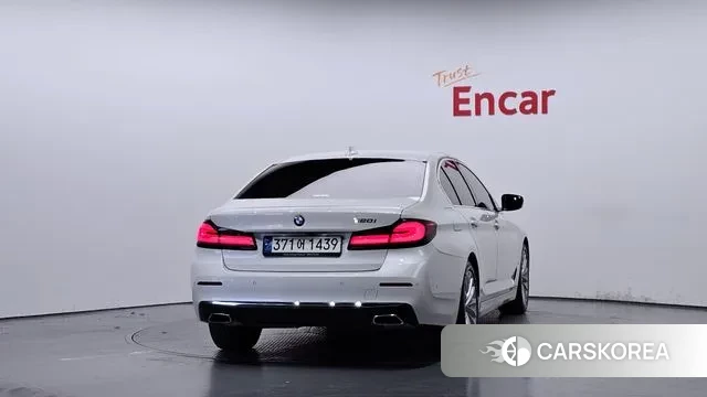 BMW 5 Series (G30) id 3438464 из Кореи 14