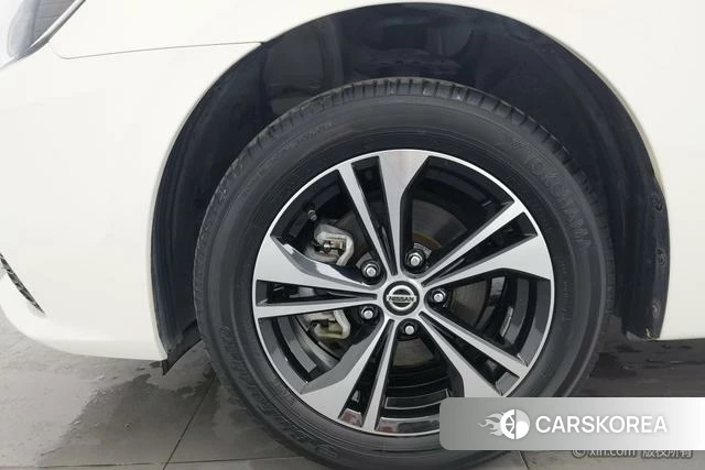 Nissan Xuan Yi id 4210506 из Китая 18