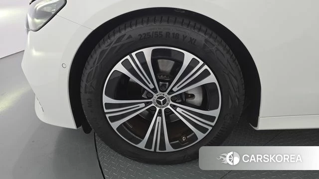 Mercedes-Benz E-Class W214 id 4792030 из Кореи 24