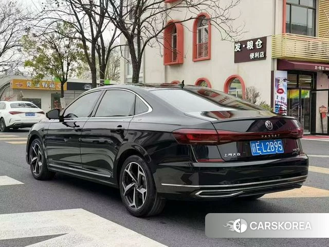 Volkswagen Passat 2023 Черный из Китая, фото 4