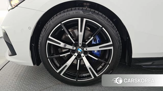 BMW 5 Series (G60) id 4554537 из Кореи 28