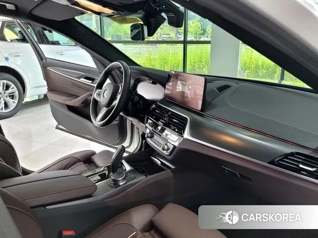 BMW 5 Series (G30) id 2915243 из Кореи 14