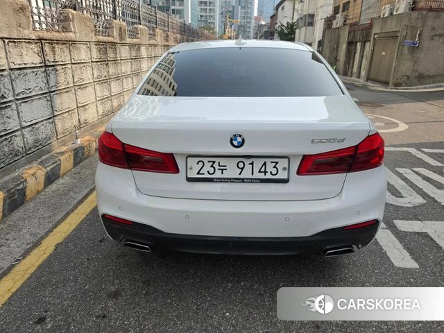 BMW 5 Series (G30) id 3899436 из Кореи 9