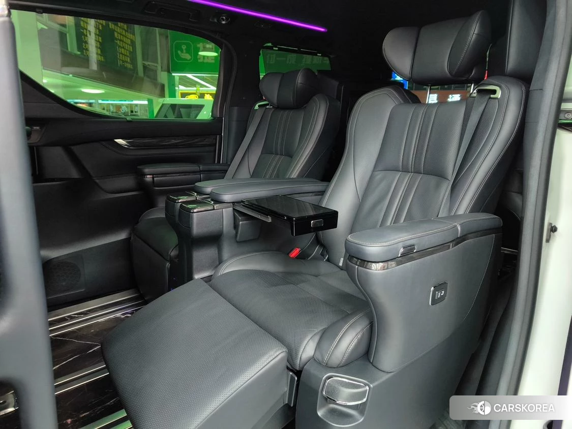 Lexus LM id 4515205 из Китая 31