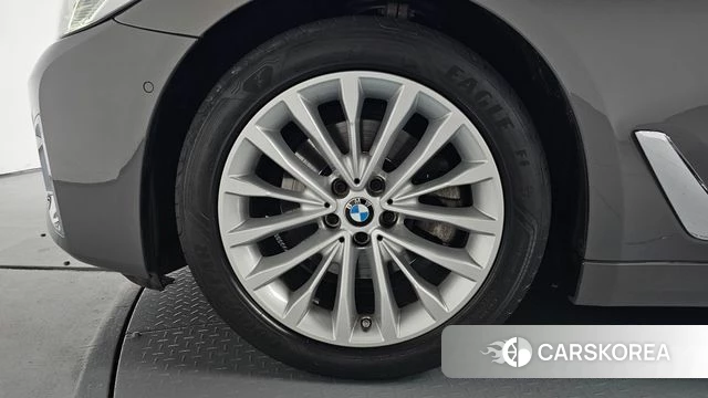 BMW 5 Series (G30) id 4592479 из Кореи 31