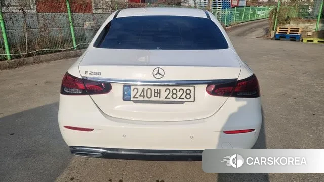 Mercedes-Benz E-Class W213 2022 Белый из Кореи, фото 4