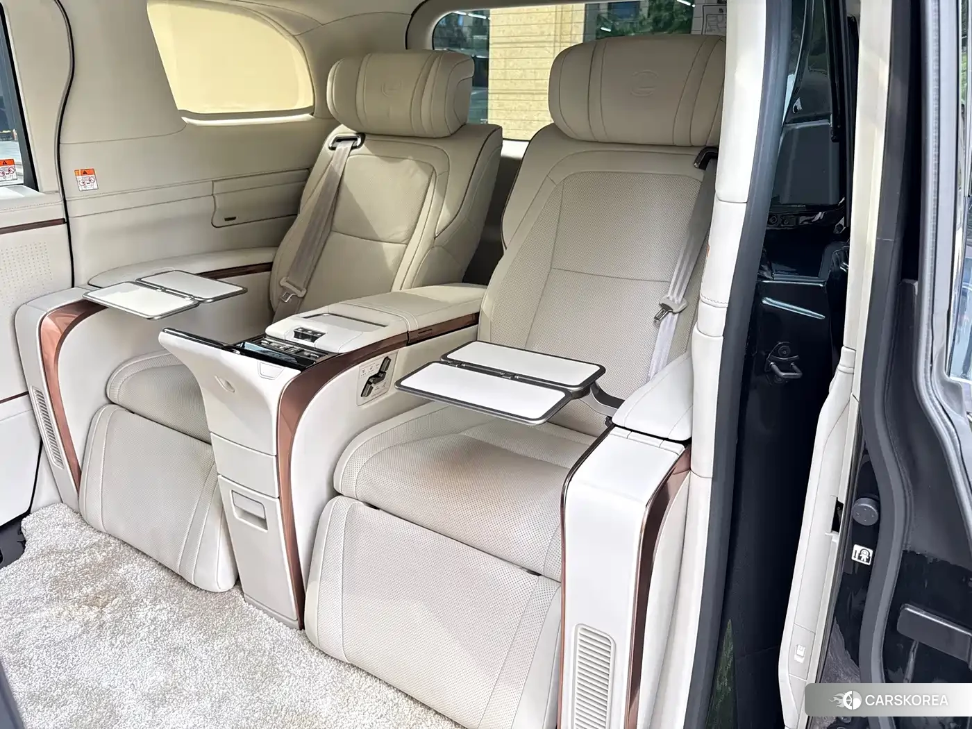 Lexus LM id 4686054 из Китая 9