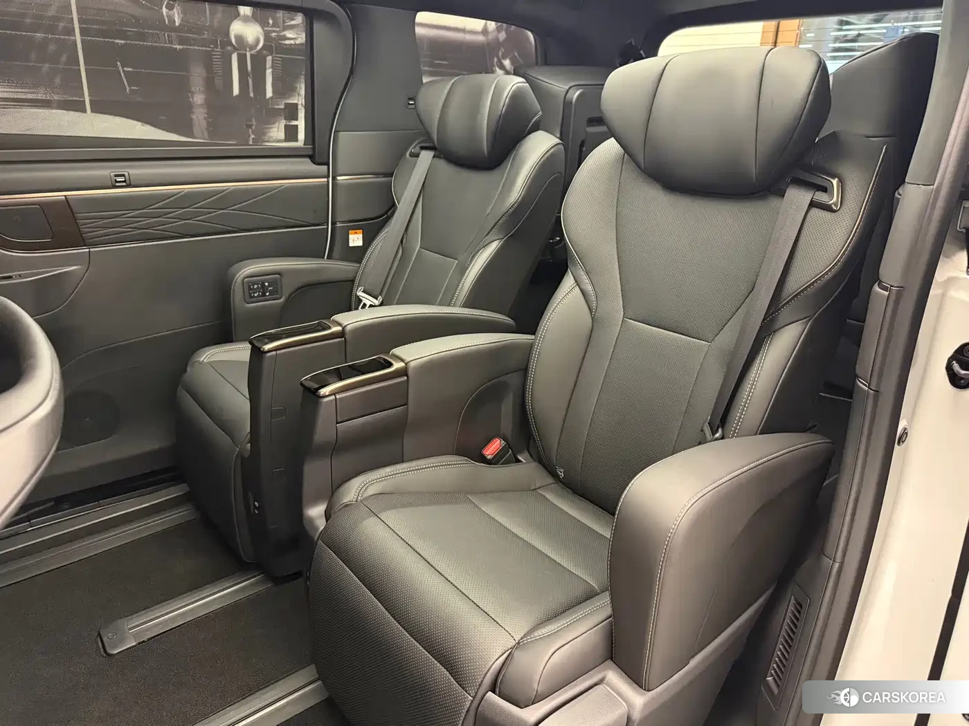 Toyota Elfa id 4622518 из Китая 10