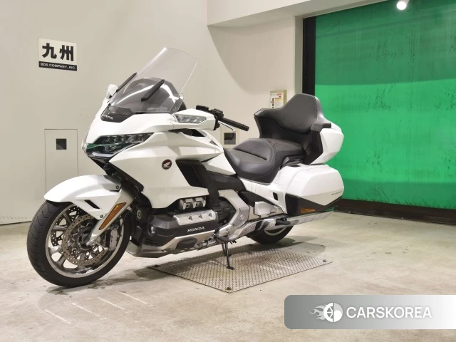 Проданный Honda GL1800 TOUR 2019 из Японии