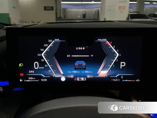 BMW 5 Series (G60) 2025 Черный из Кореи, фото 4