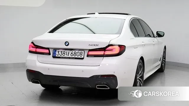 BMW 5 Series (G30) id 3422162 из Кореи 13
