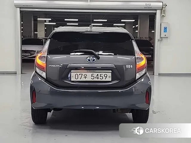 Toyota Prius C id 3703903 из Кореи 14