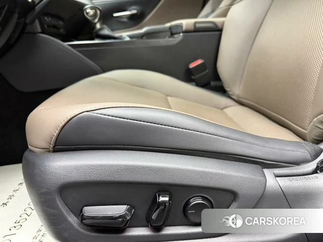 Lexus ES id 4272574 из Китая 24