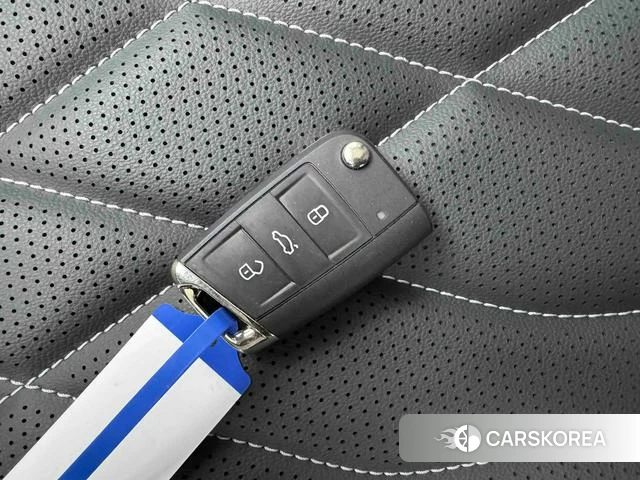 Volkswagen Tiguan L PHEV id 4260990 из Китая 14