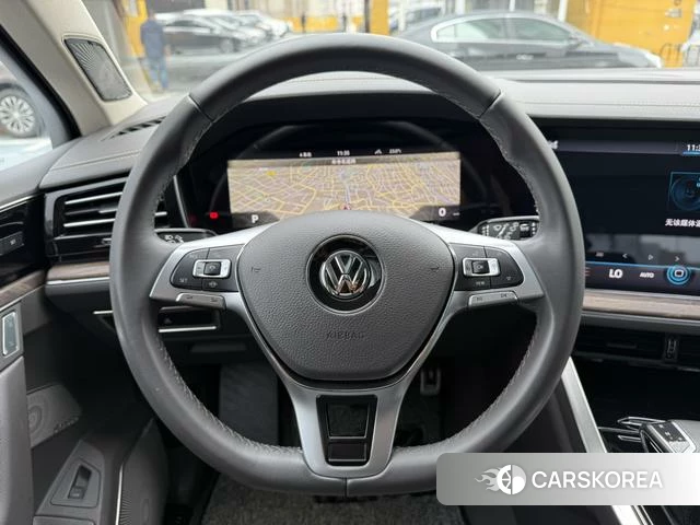 Volkswagen Touareg id 4240221 из Китая 17