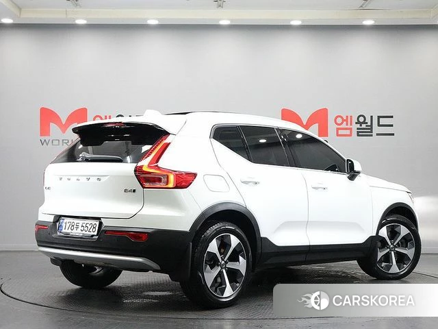 Volvo XC40 2023 Белый из Кореи, фото 4
