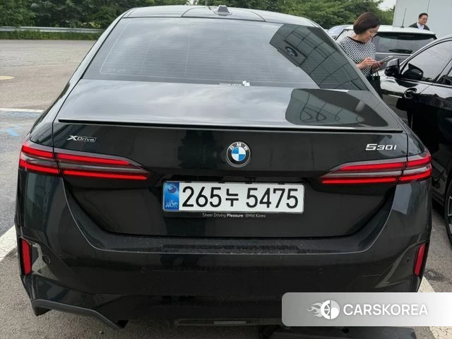 BMW 5 Series (G60) 2025 Черный из Кореи, фото 4