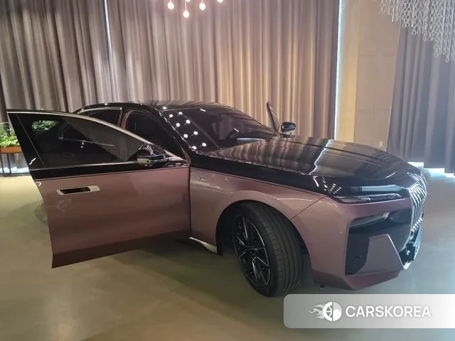 BMW i7 (G70) id 3304908 из Кореи 10