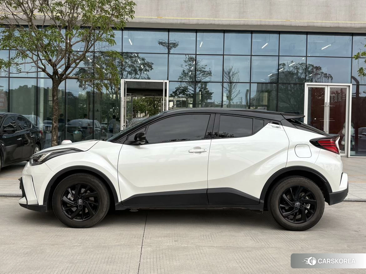Toyota C-HR 2021 Белый из Китая, фото 4