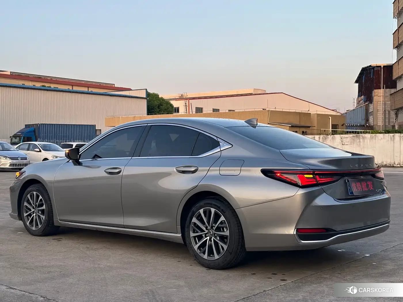 Lexus ES 2026 Silver/gray из Китая, фото 6