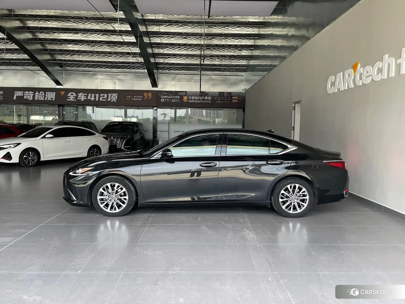 Lexus ES id 4577608 из Китая 24