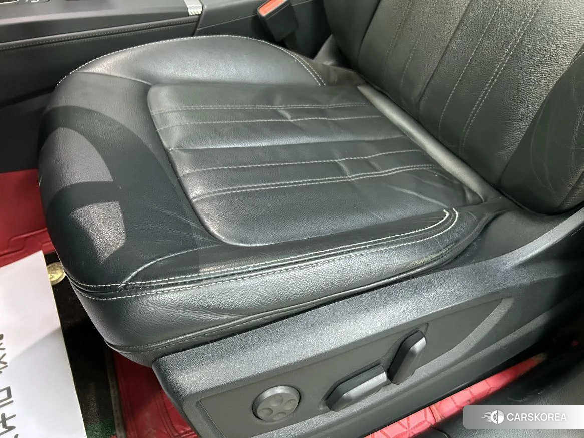 Audi Q5L id 4498709 из Китая 15