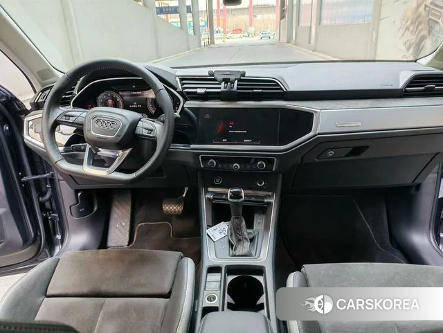 Audi Q3 2022 Темно-серый из Китая, фото 6