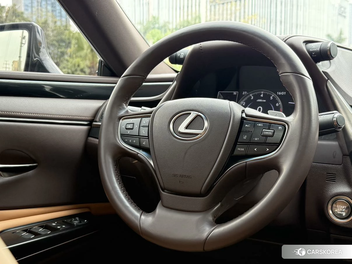 Lexus ES id 4462002 из Китая 11