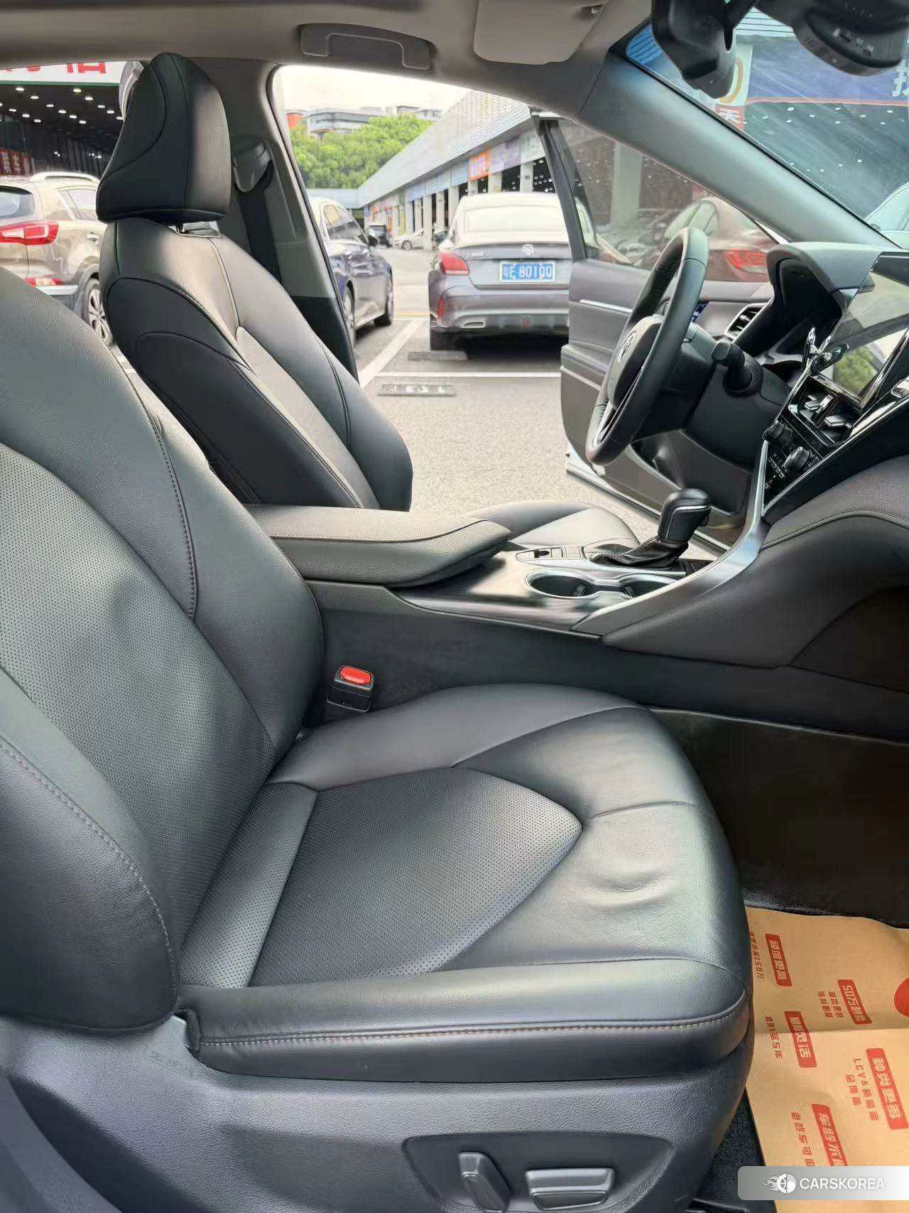 Toyota Camry 2022 Белый из Китая, фото 4