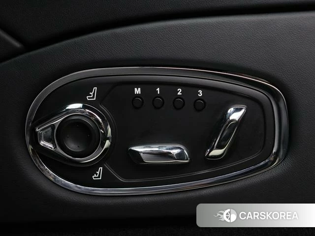 Aston Martin DB11 id 4238834 из Китая 22