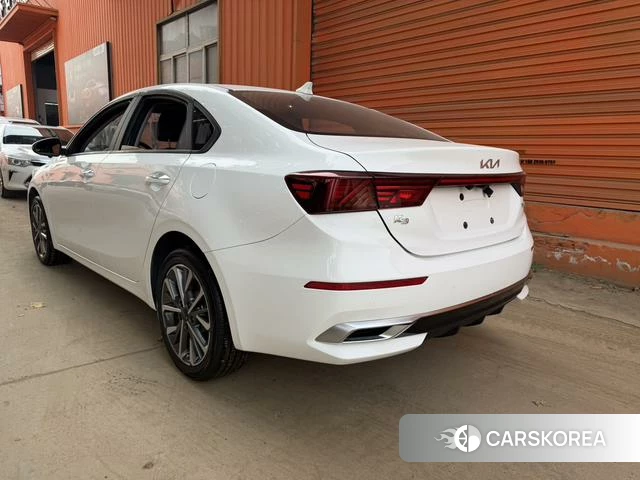 Kia K3 2022 Белый из Китая, фото 4