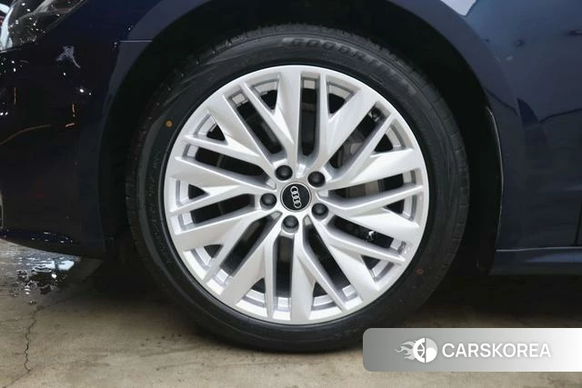 Audi A7L id 4278606 из Китая 27