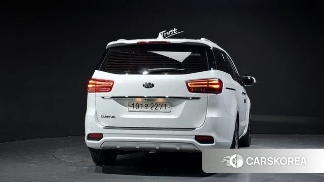 Kia The New Carnival id 3568539 из Кореи 14