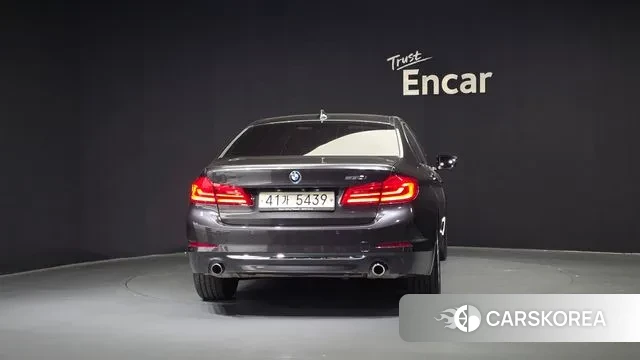 BMW 5 Series (G30) id 3407825 из Кореи 14