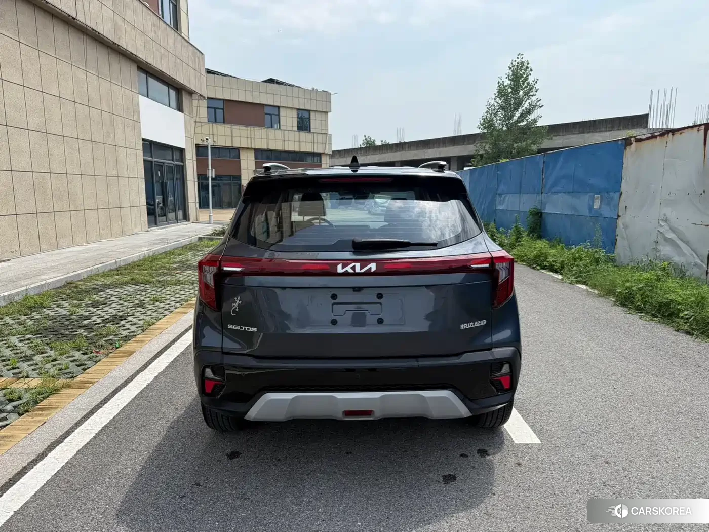 Kia Seltos 2023 Silver/gray из Китая, фото 4