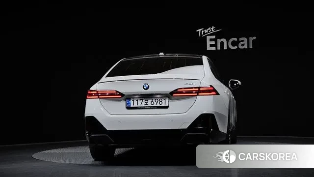 BMW 5 Series (G60) id 3560175 из Кореи 14