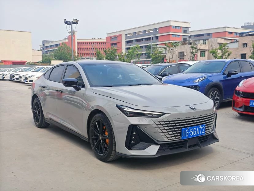 Chang'an UNI-V 2022 Темно-серый из Китая, фото 6