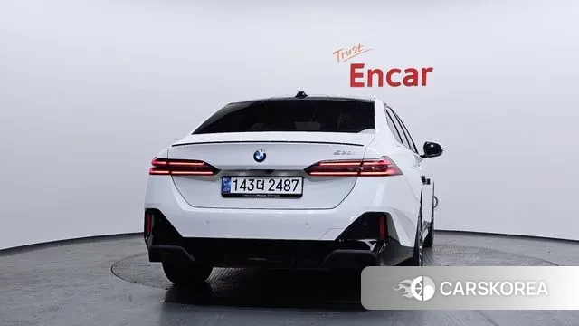 BMW 5 Series (G60) id 3648967 из Кореи 14