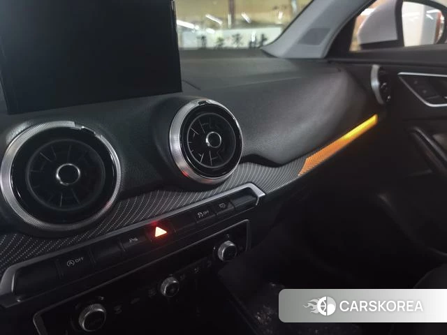 Audi Q2L id 4263300 из Китая 13