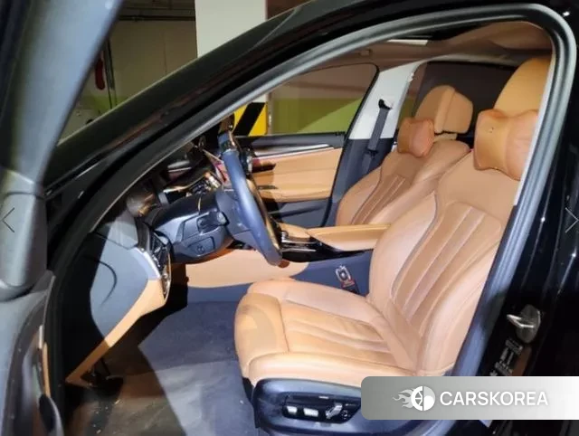 BMW 5 Series (G30) 2023 Черный из Кореи, фото 4