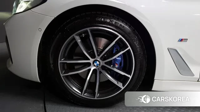 BMW 5 Series (G30) id 3777778 из Кореи 14