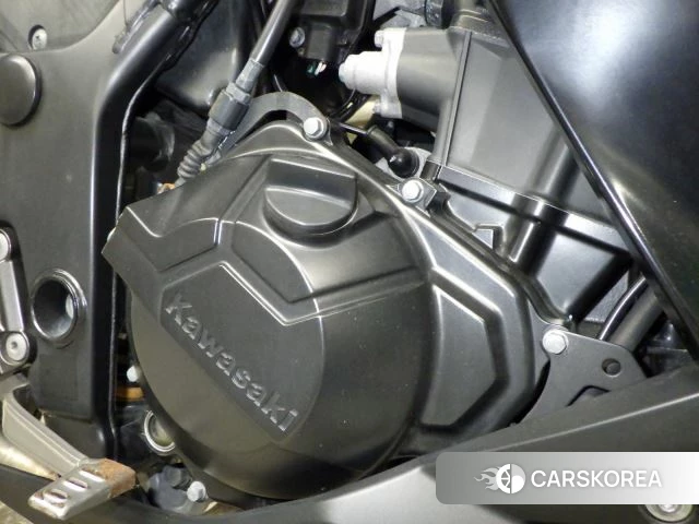 Engine photo