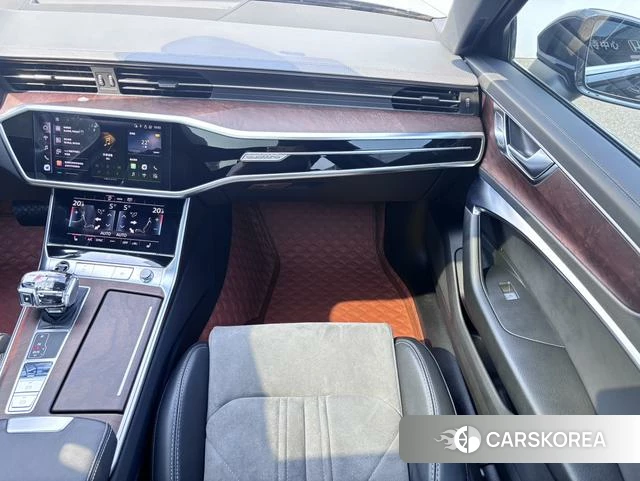 Audi A6L id 4273379 из Китая 17