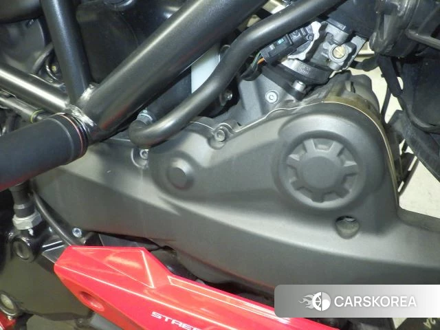 Engine photo