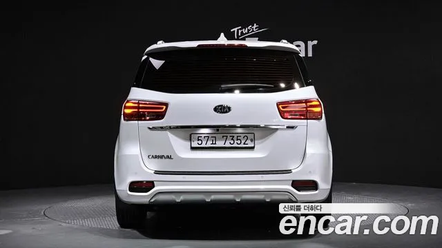 Kia The New Carnival id 2393746 из Кореи 14