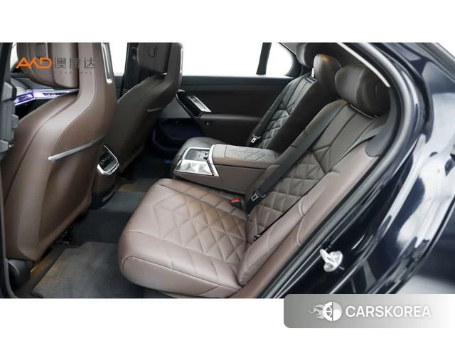 BMW 7 series 2024 Черный из Китая, фото 4